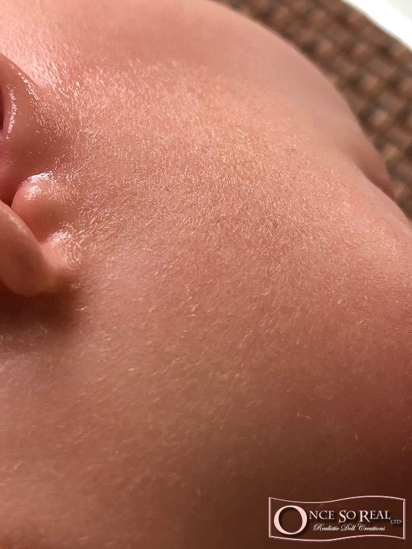 Originální prášek na  realistické Lanugo Baby Flaum Flesh - tělový