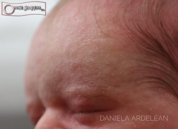 Originální prášek na  realistické Lanugo Baby Flaum Flesh - tělový