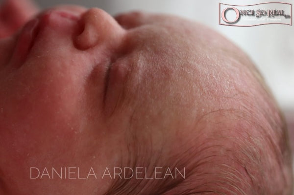 Originální prášek na  realistické Lanugo Baby Flaum Flesh - tělový