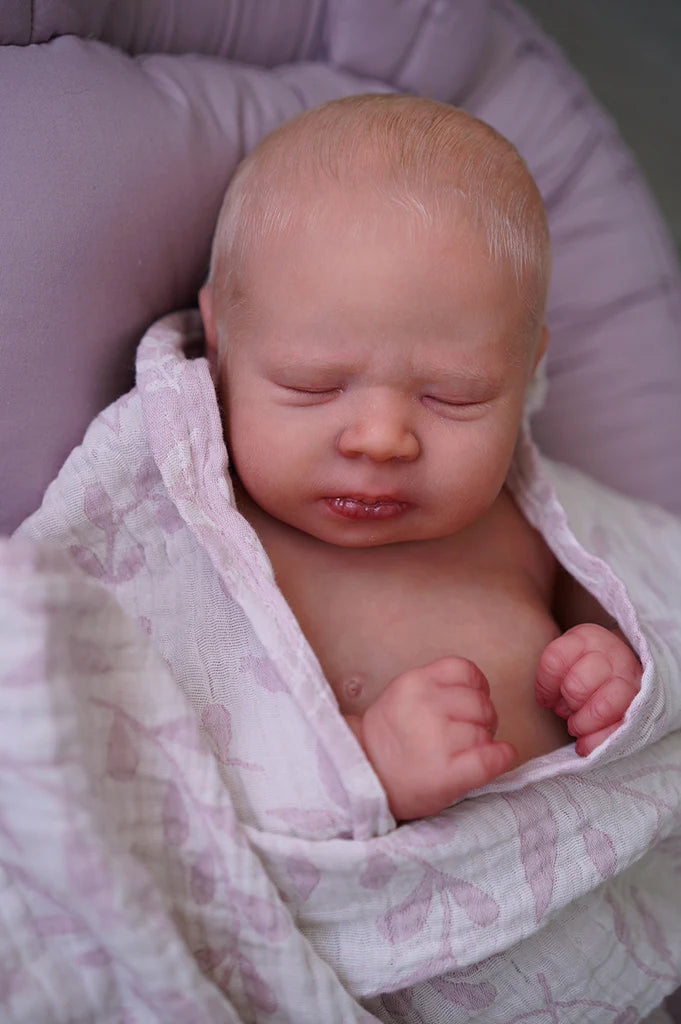 Realborn® Mary Sleeping – reborn kit od Bountiful Baby